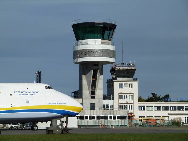Pau airport - Control tower
